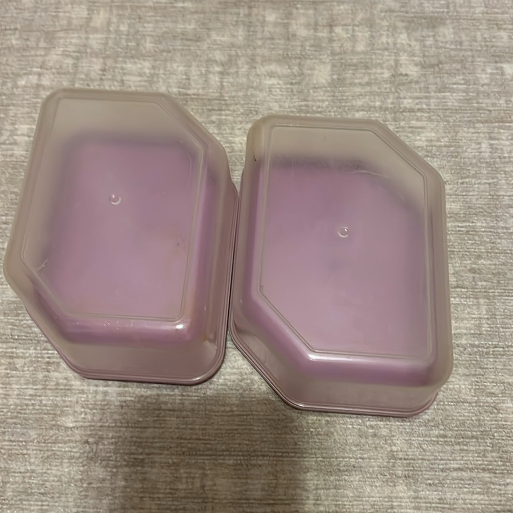 Containers - Picture 2 of 4
